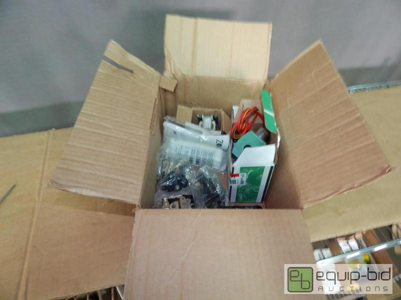 lot 1275 image: Lot of Misc Electrical Hardware