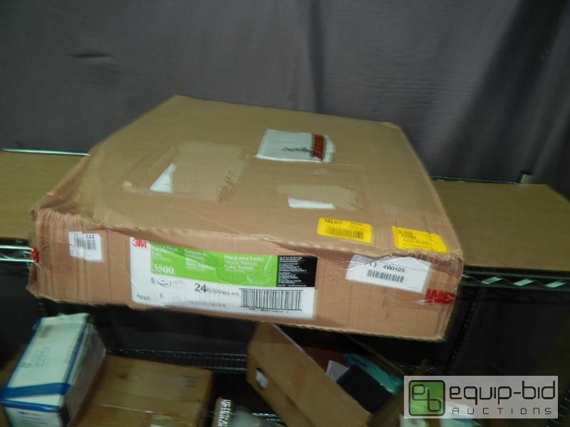 lot 1400 image: Box of Burnish Pads