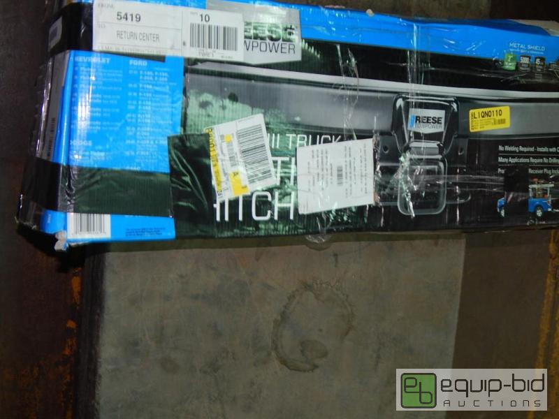 lot 1401 image: Reese Multi Fit Hitch