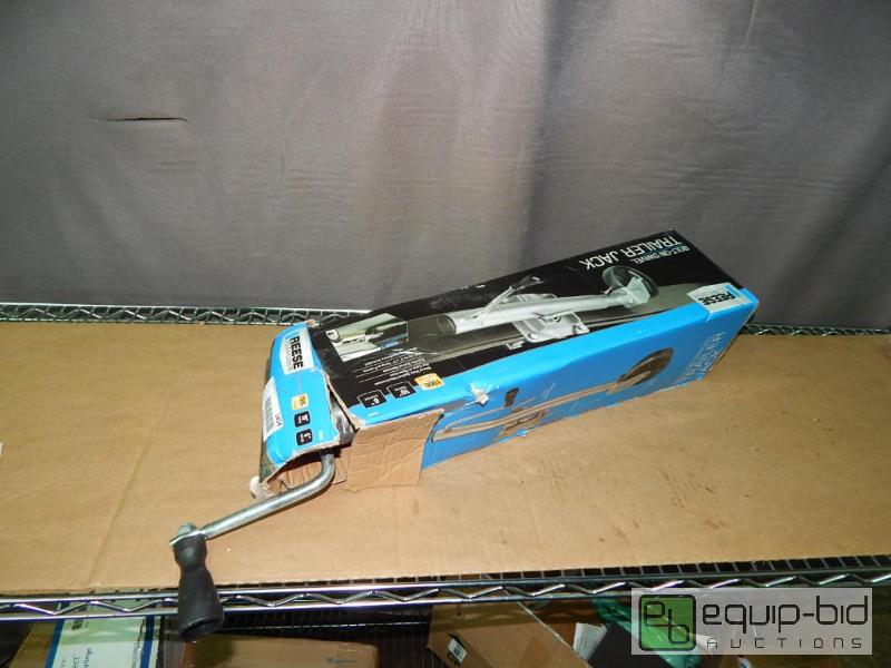 lot 1404 image: Bolt On Swivel Trailer Jack