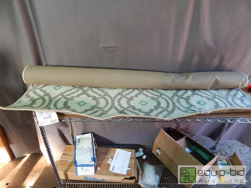 lot 1499 image: Roll of Carpet