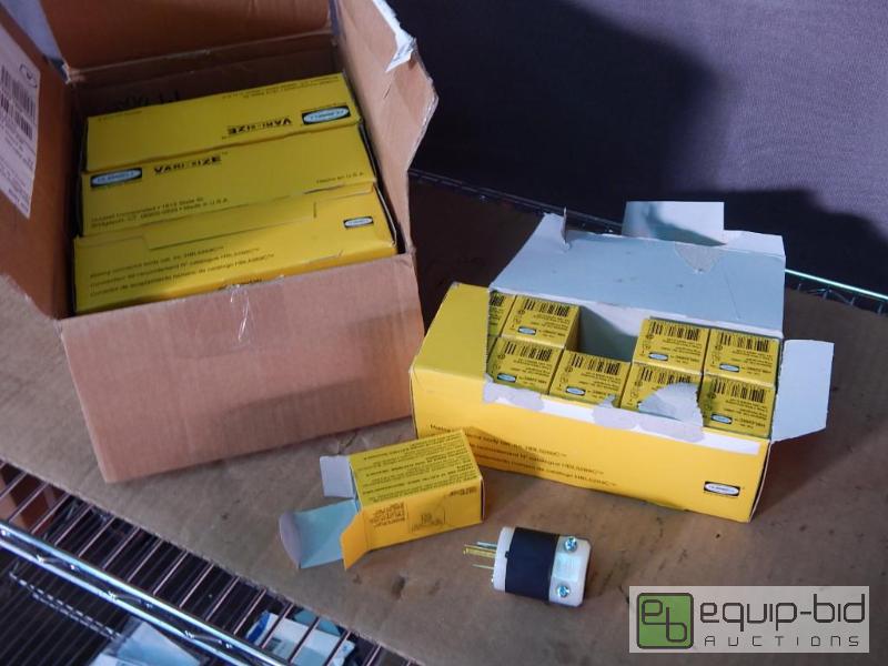 lot 1512 image: Lot of Electrical Plugs