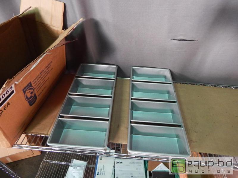 lot 1515 image: Chicago Metallic Bakeware Bread Pans