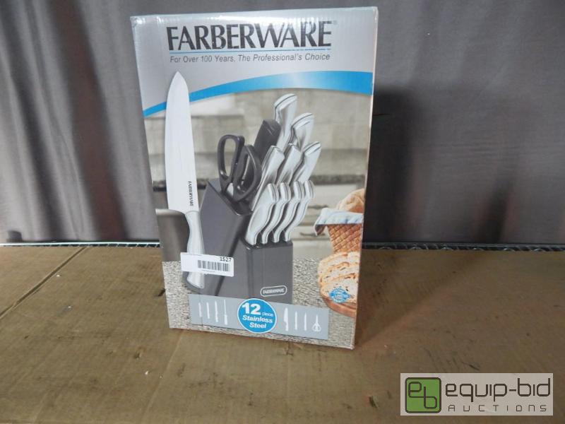 lot 1527 image: Farberware Knife Set