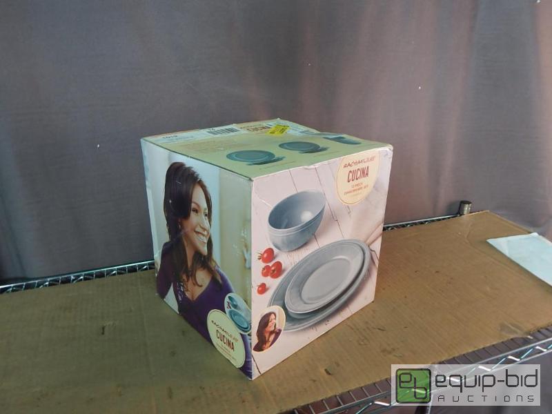 lot 1534 image: Rachael Ray Cucina Dinnerware Set
