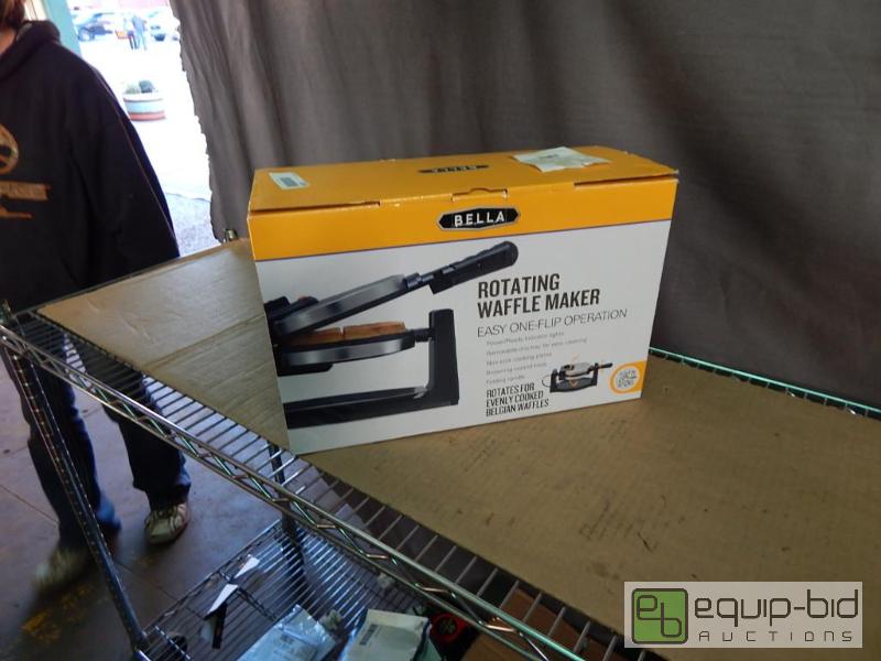 lot 1559 image: Bella Rotating Waffle Maker