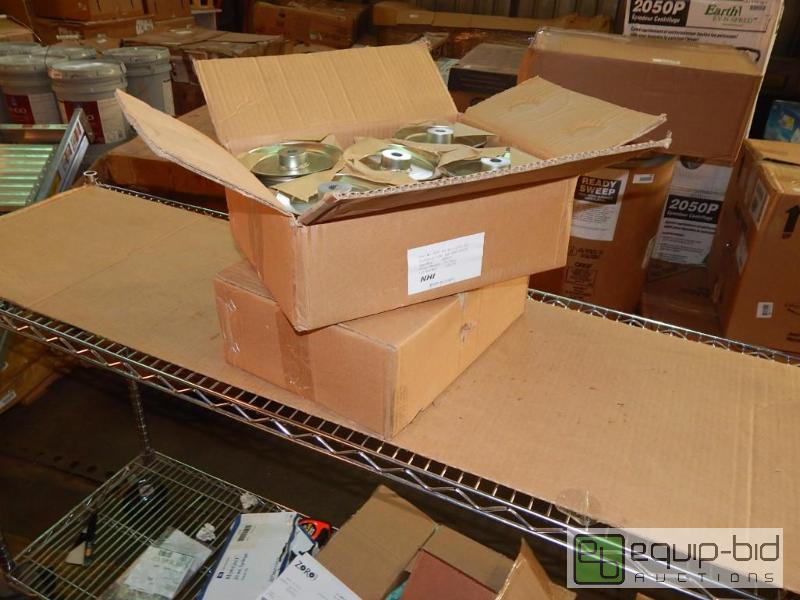 lot 1572 image: 2 Cases of Pullys
