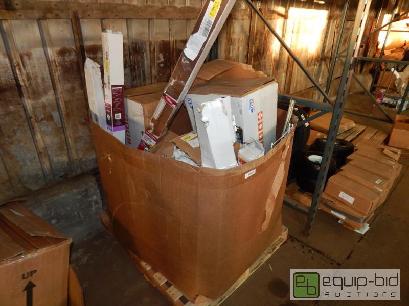 lot 1576 image: Lot of Store Returns