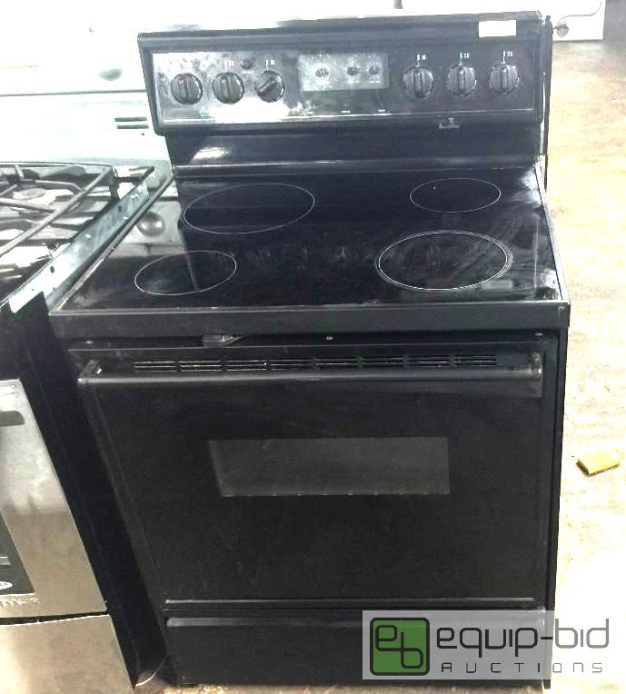 lot 1407 image: BLACK ELECTRIC RANGE