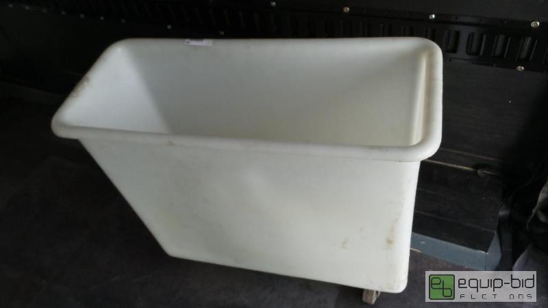 lot 11188 image: CAMBRO INGREDIENT BIN