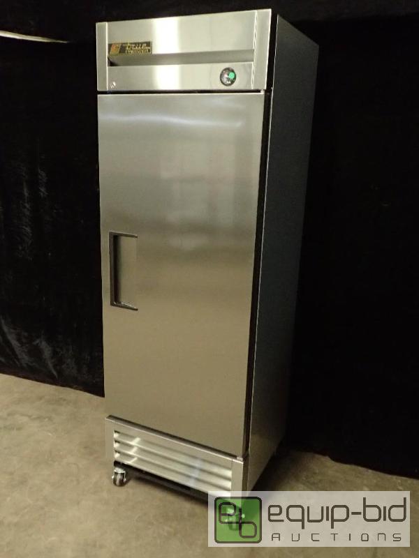 lot 7098 image: True 27 Solid Door Low Temperature Reach-In Freezer (T-19FZ)