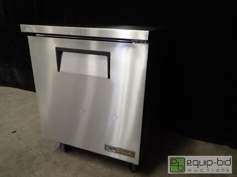 lot 7124 image: True 28 Undercounter Refrigerator (TUC-27-HC)