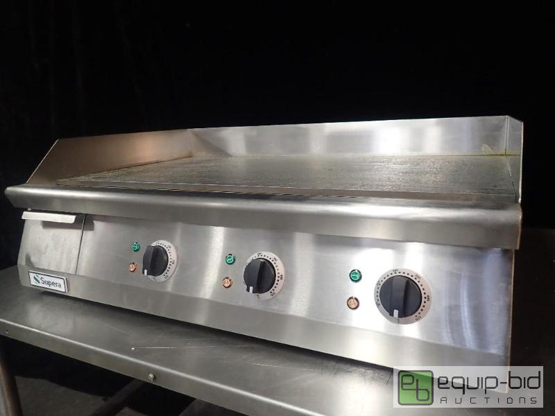 lot 7164 image: Supera 30 Electric Countertop Griddle (CG-30-1)