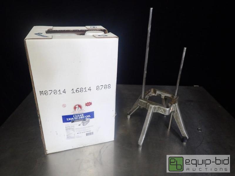 lot 7206 image: Nemco Slicer and Clear Liquid Fry Oil