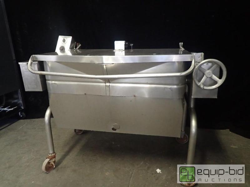 lot 7216 image: Groen HFP1-4 Manual Tilt Braising Pan