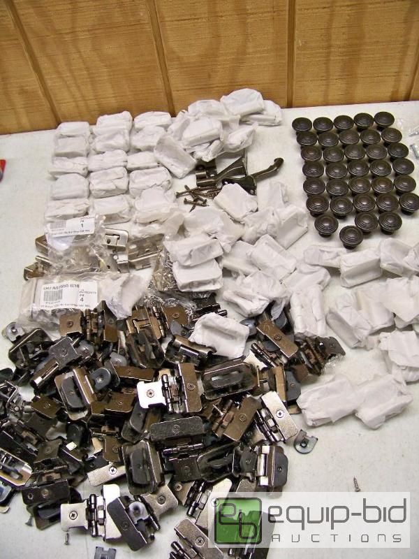 lot 1003 image: Cabinet Hinges and Pulls