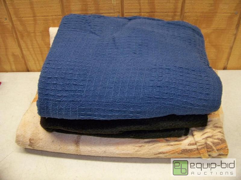 lot 1010 image: 3 Blankets