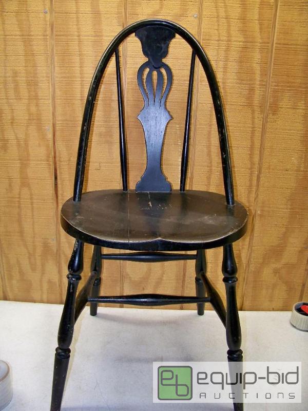 lot 1053 image: Antique Chair