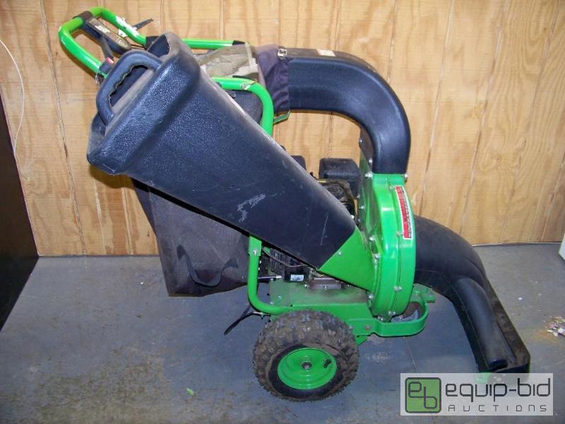 lot 1069 image: Self Propelled Chipper Vac