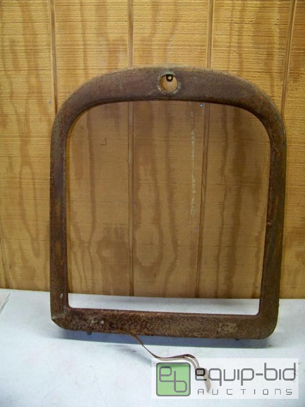 lot 1072 image: VintageAntique Car Grill