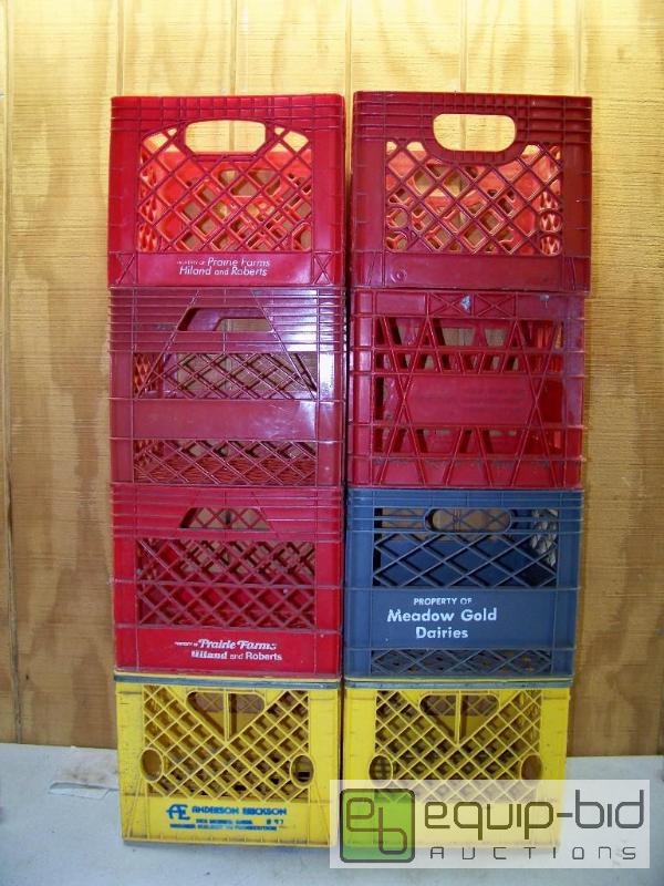 lot 1076 image: 8 Milk Crates