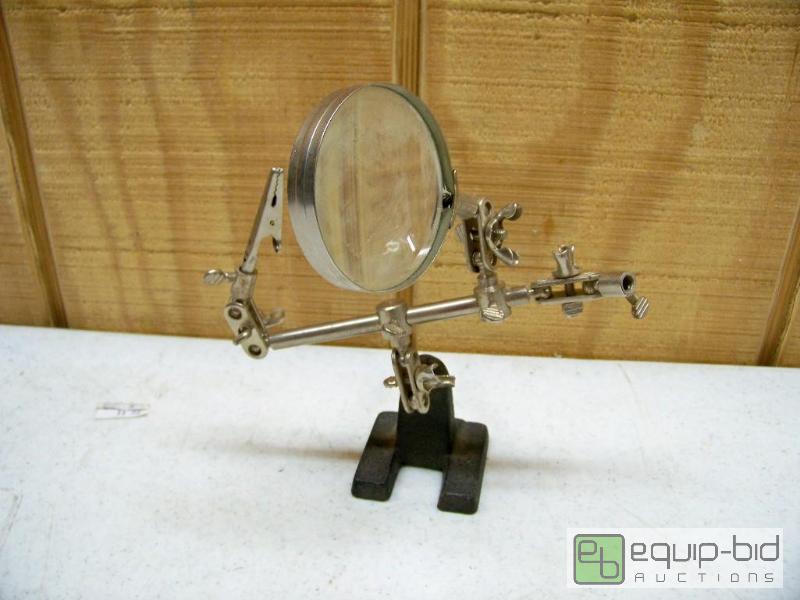 lot 1118 image: Fly Tieing Magnifying Glass