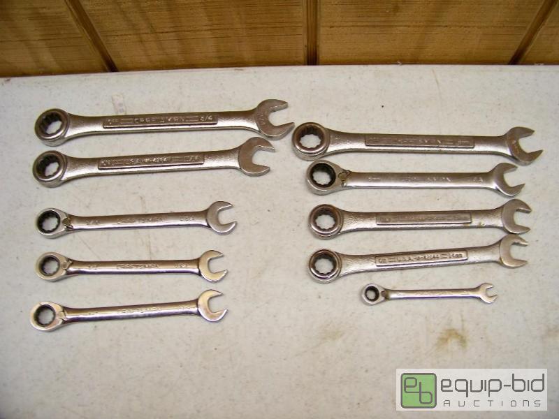 lot 1125 image: 10 Ratcheting Craftsman Wrenches