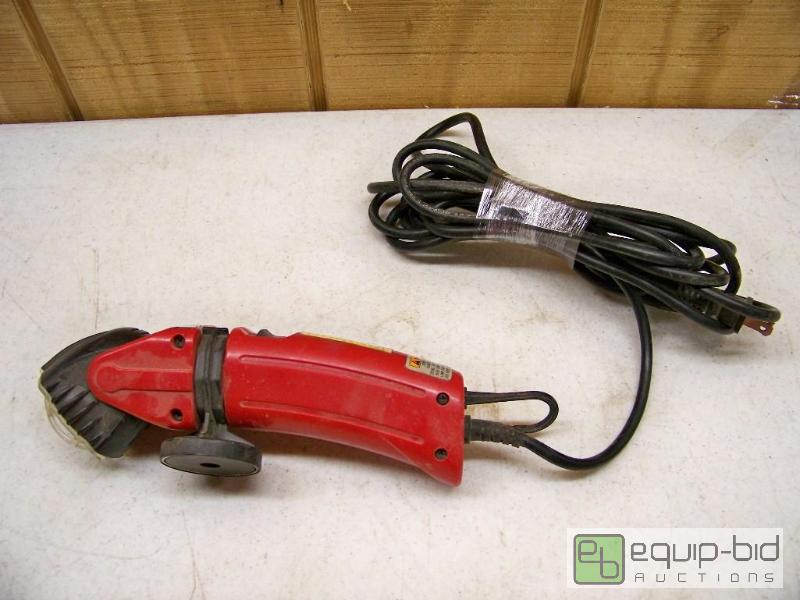 lot 1132 image: Craftsman Magnetic Drop Light