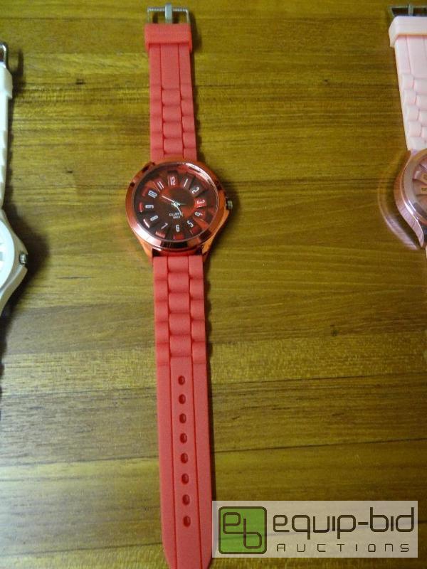 lot 1124 image: New quartz watch with rubber watch band.  Nic...