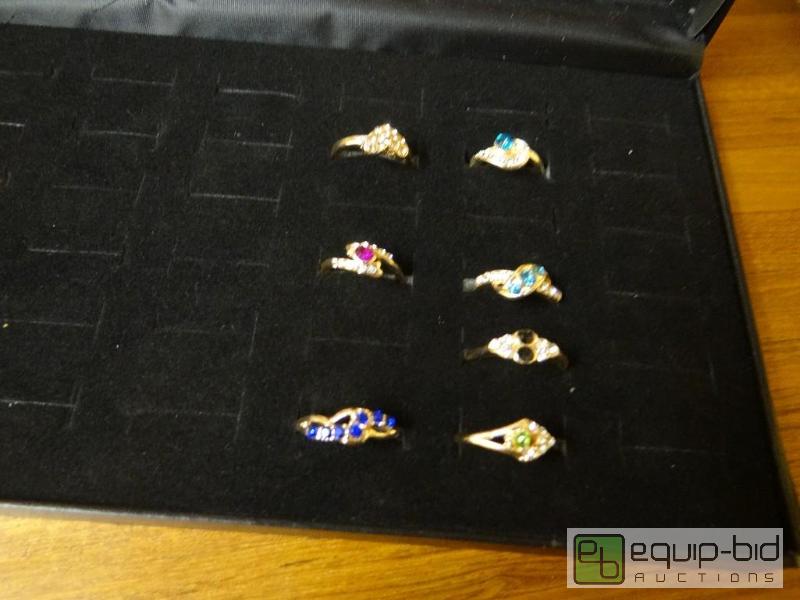 lot 1174 image: Lot of 7 various rings.  Ring display not inc...