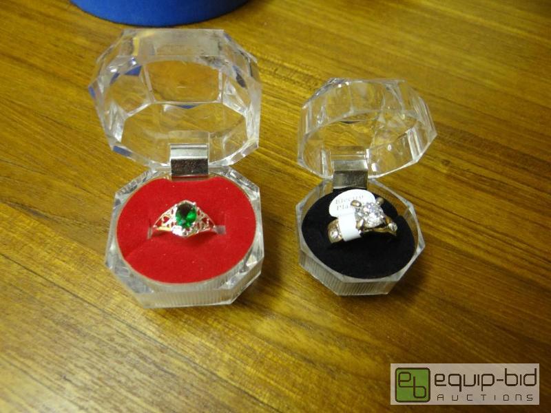 lot 1220 image: Lot of 2 various rings.  Ring boxes are inclu...