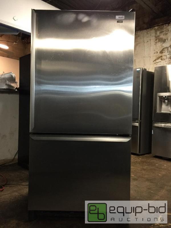 lot 1437 image: Kenmore Elite 25 0 Cu Ft French Door Bottom Freezer