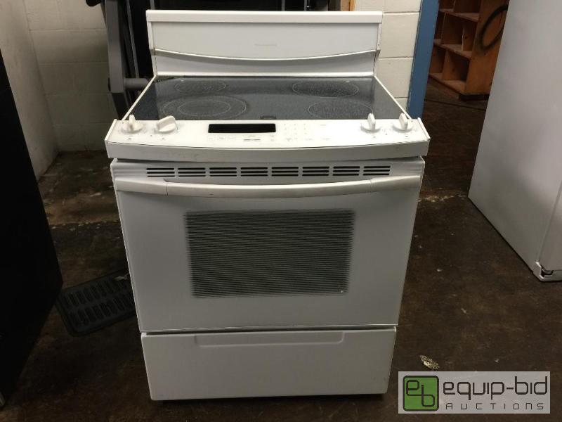 lot 1459 image: KITCHENAID ELECTRIC 4 ELEMENT FLAT TOP STOVE