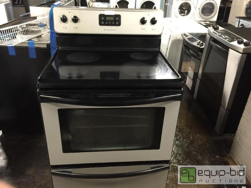 lot 1460 image: Frigidaire FEF336 30 Freestanding Electric Range with 4 Radiant Elements