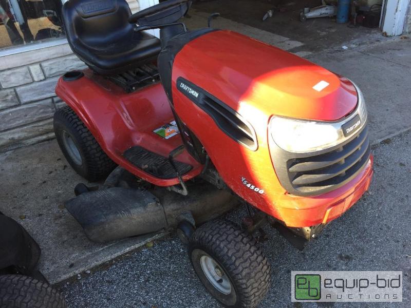 lot 1469 image: Craftsman 21 hp 42 in. Deck, YS 4500 Lawn Tractor