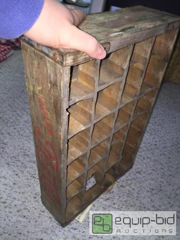 lot 115 image: Antique Pepsi Cola Soda Crate