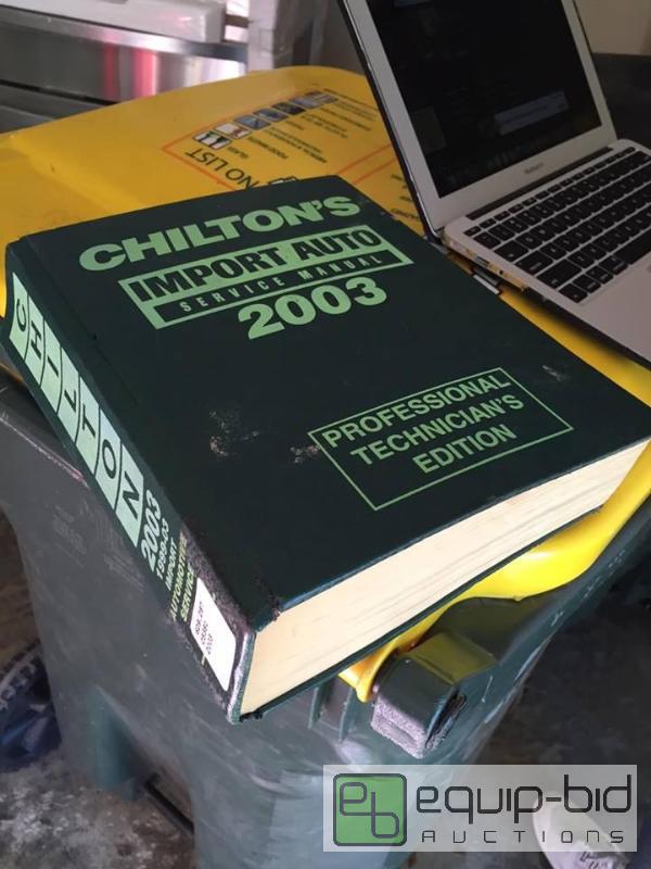 lot 189 image: Chiltons 2003 Import Auto Service Manual Book