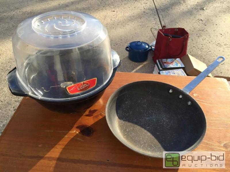 lot 215 image: Orville Reddenbockers Popcorn Popper and Pan