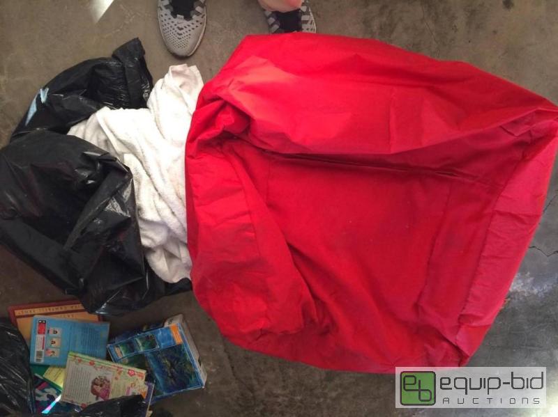 lot 252 image: Cube L.L. Bean Bean Bag chair  Towels