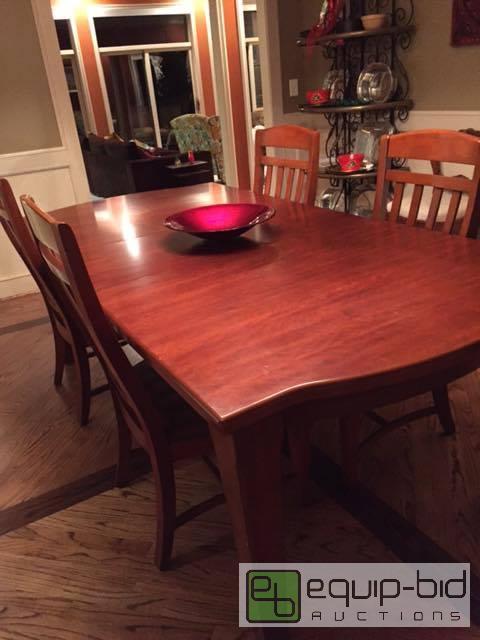lot 38 image: Solid Cherry Dinning Room Table (Including Two Leafs)