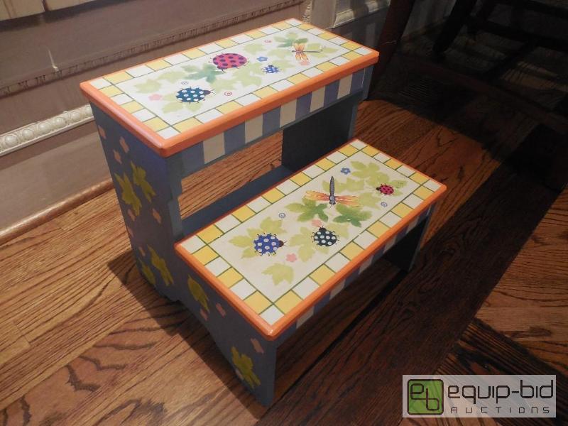 lot 40 image: Hand Painted and Signed Child Step-Stool