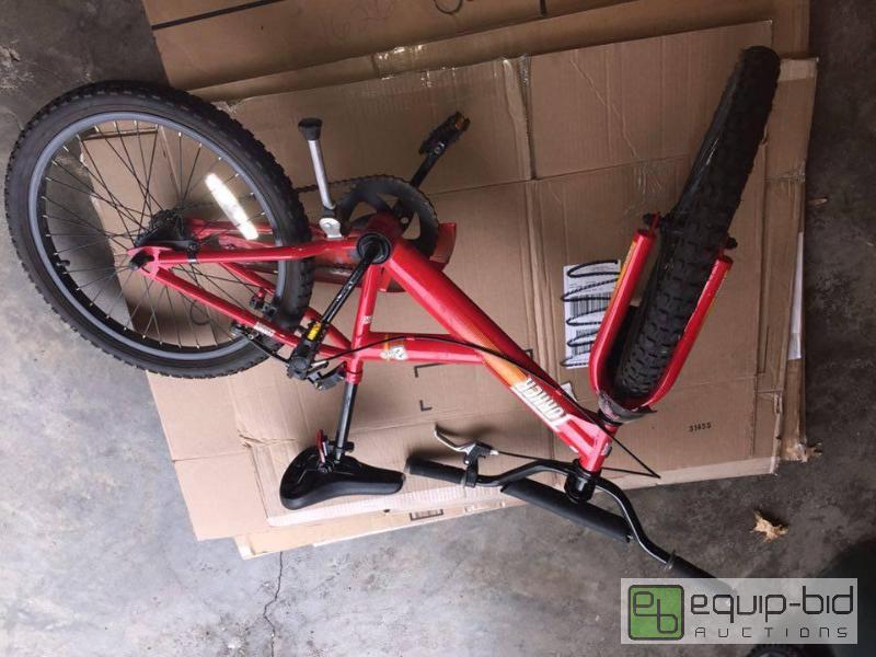 lot 48 image: Torkers Red Childrens Bicycle