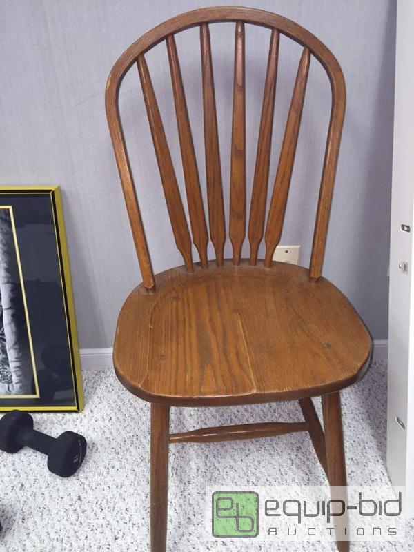 lot 59 image: Solid Oak Chair