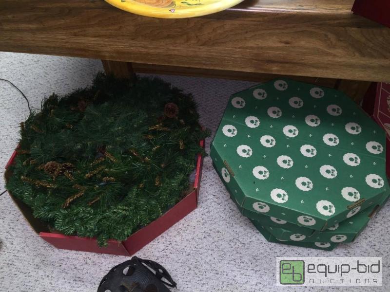 lot 78 image: Large Lot Christmas Wreaths (10) Some Lighted and Vintage