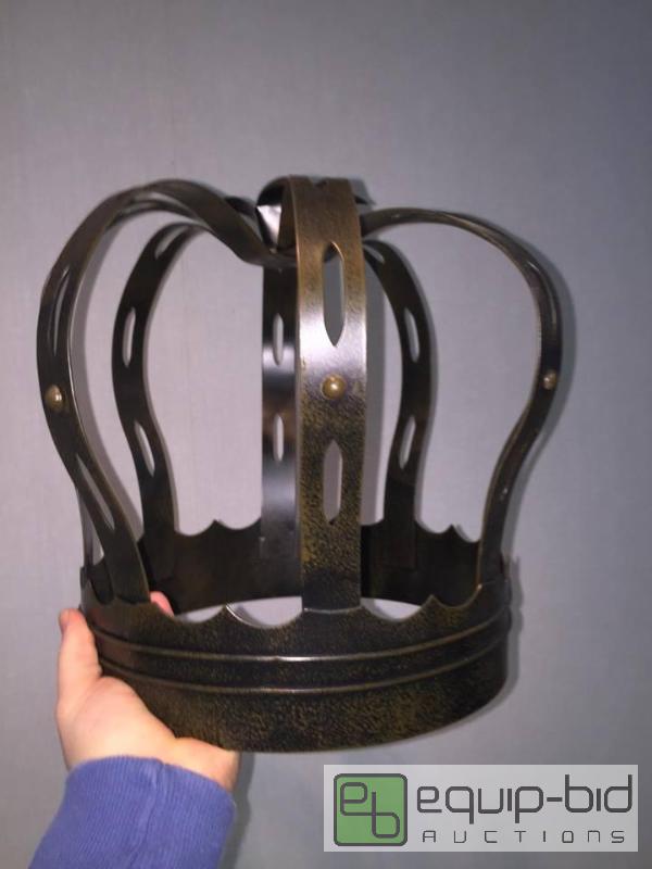 lot 82 image: Cast Iron Crown Decor in box