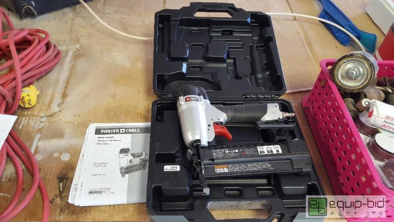 lot 1014 image: Porter Cable Brad nailer