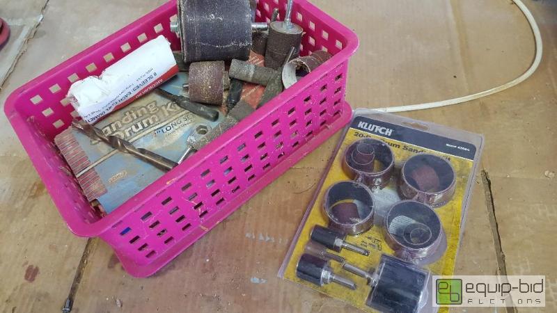lot 1015 image: lot of sanding equipment