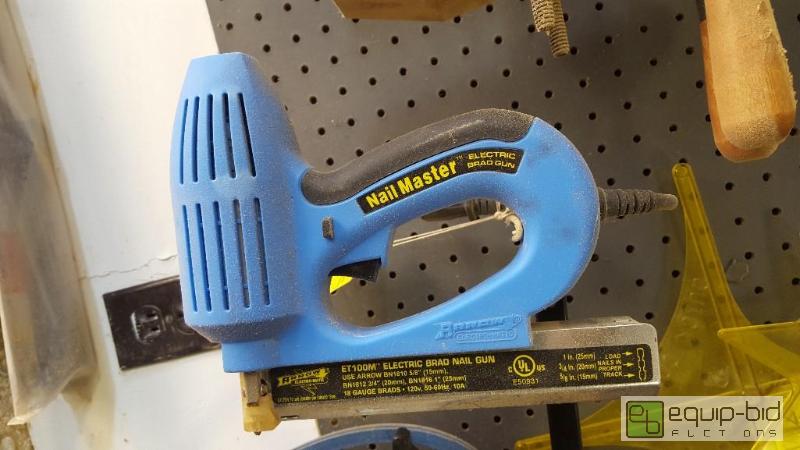 lot 1017 image: electric Brad gun