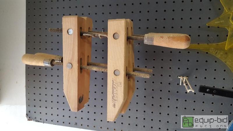 lot 1018 image: lot to wooden clamps