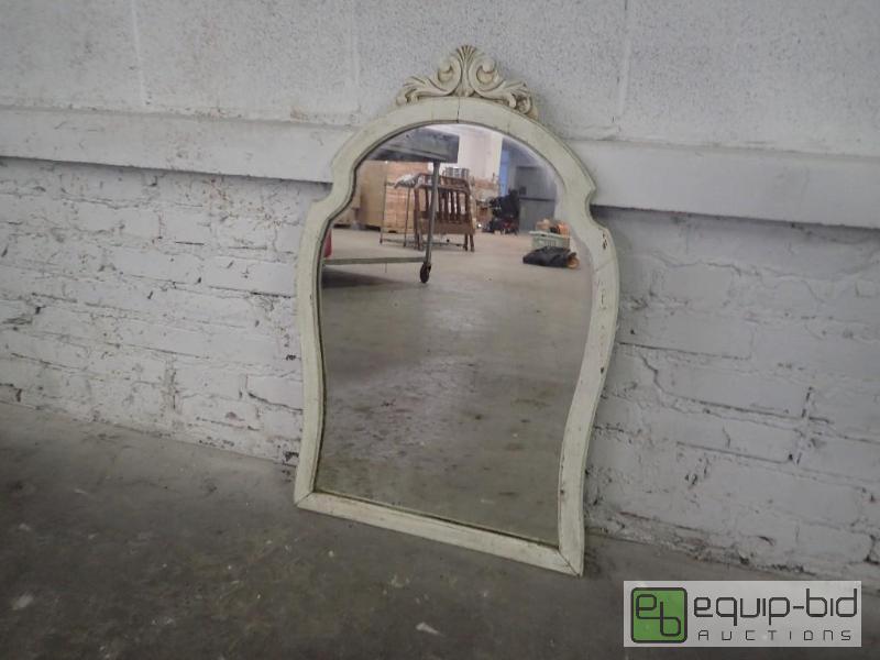 lot 6074 image: Antique-Looking Wall Hanging Mirror